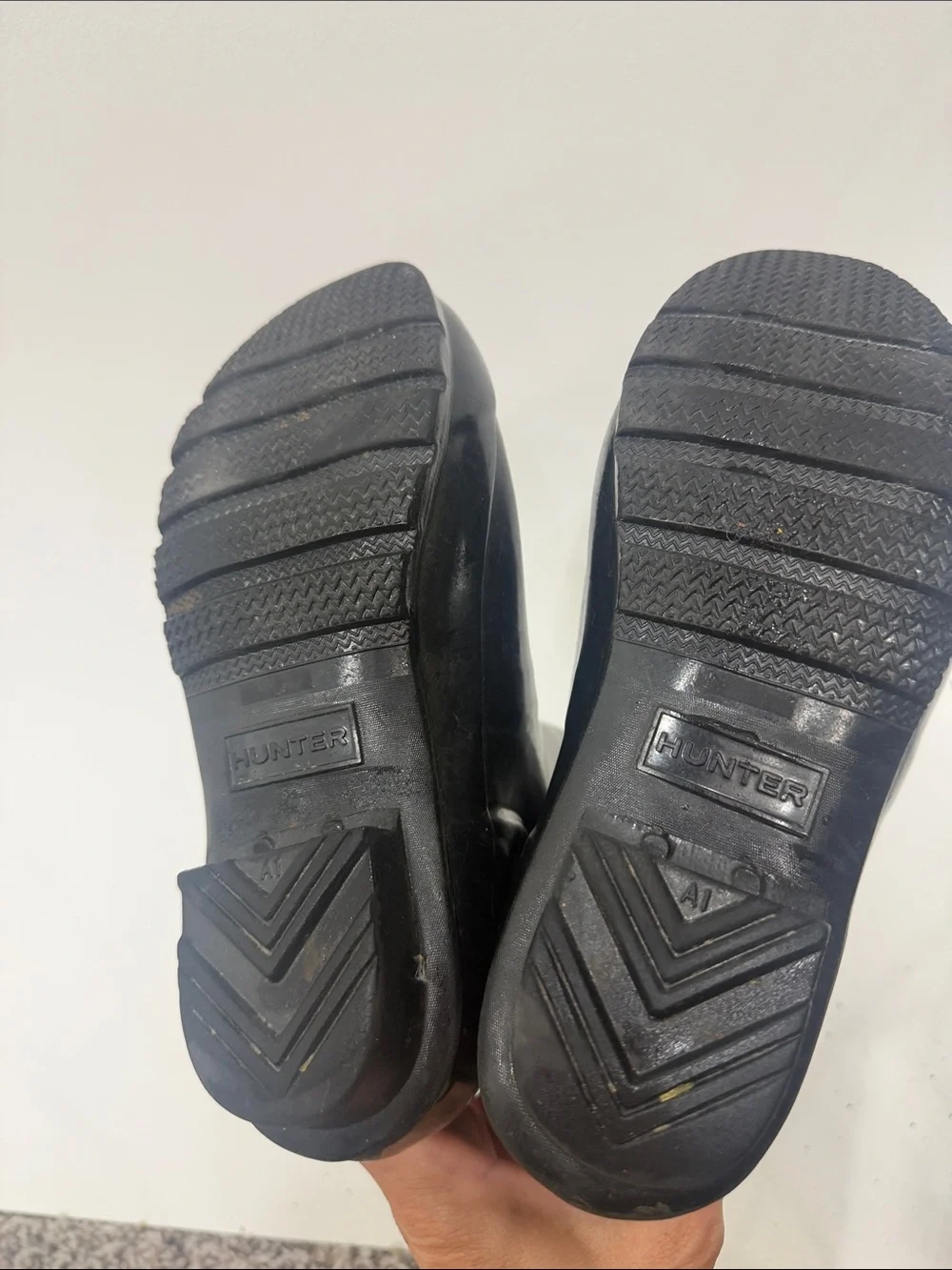 Hunter boots original kids gloss boys size US 3. Girls size 4.